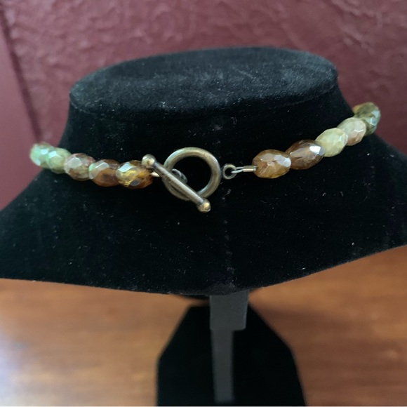 Semi-precious natural green and brown gemstone vintage necklace with pendant - Picture 9 of 9